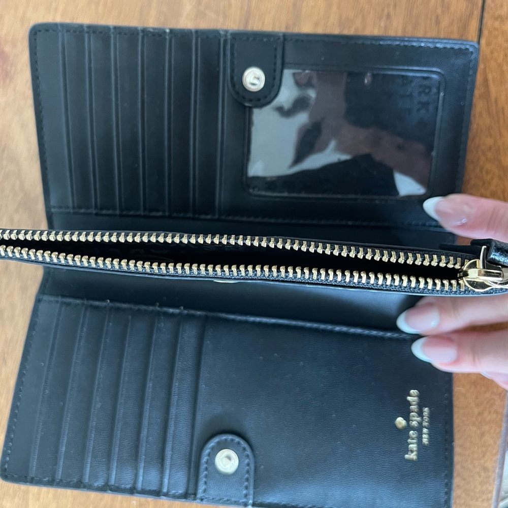 Kate Spade - Picture 2 of 3